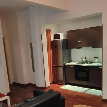Bilocale Con Balcone