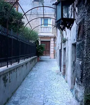 Apartment Bilocale Con Balcone